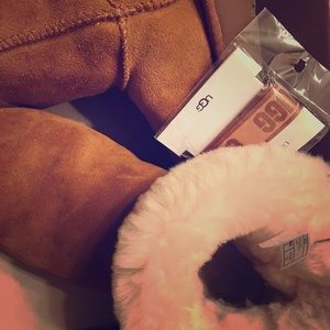 UGG BOOTS WITH EXTRA BOWS